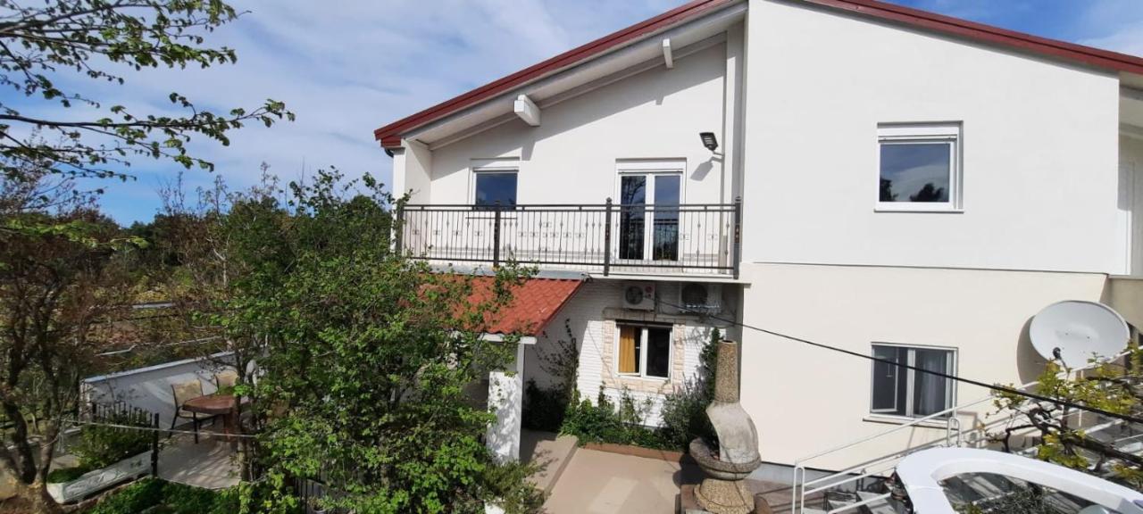 Apartmani Tinka Starigrad Paklenica Exterior photo