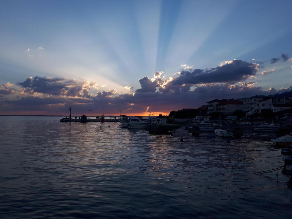 Apartmani Tinka Starigrad Paklenica Exterior photo