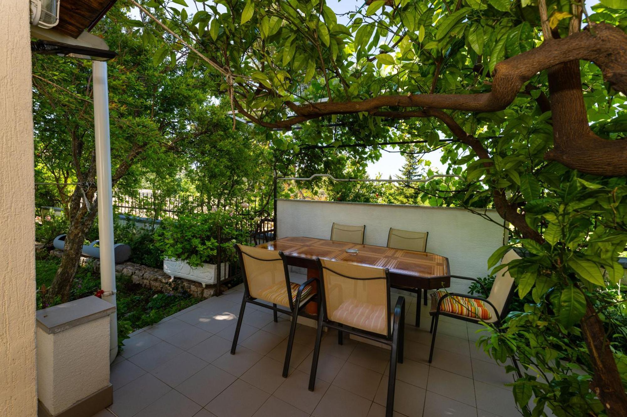 Apartmani Tinka Starigrad Paklenica Exterior photo
